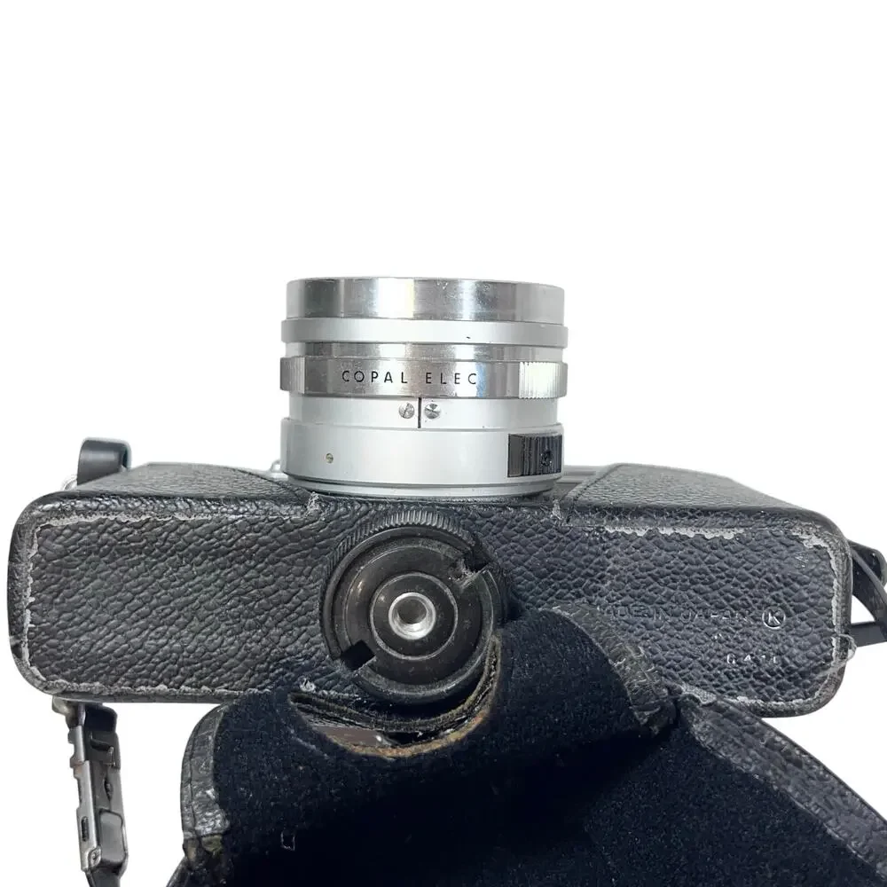 YASHICA Electro 35 GSN Rangefinder 35mm Film Camera w/45mm f/1.7 Lens Cases